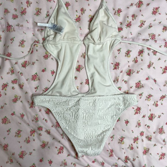 Forever 21 Cream Lace Monokini - Picture 2 of 3